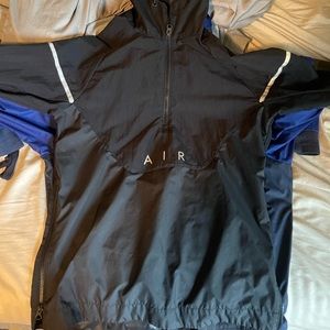 Nike windbreaker size small